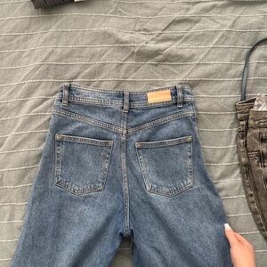 Classic Black ItemDenim jeans mango